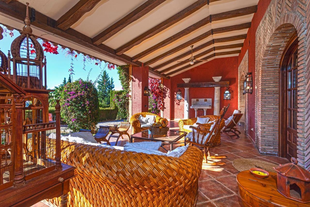 Casa Flores Con Piscina Interior Climatizada Alcaucín Dış mekan fotoğraf