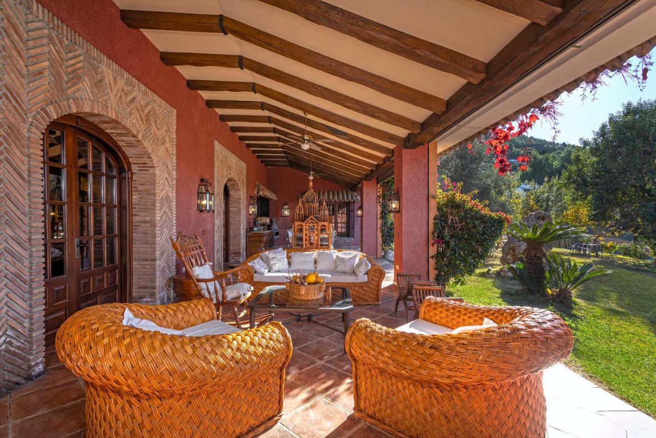 Casa Flores Con Piscina Interior Climatizada Alcaucín Dış mekan fotoğraf
