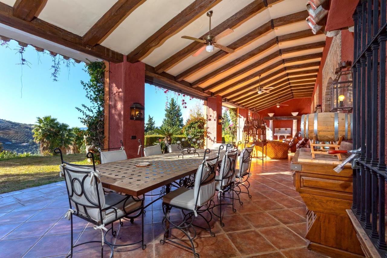 Casa Flores Con Piscina Interior Climatizada Alcaucín Dış mekan fotoğraf