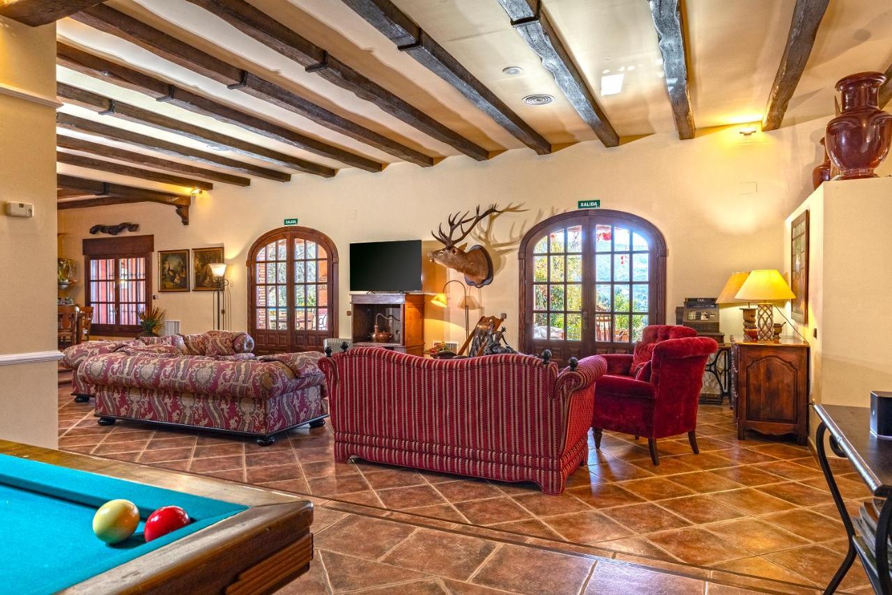 Casa Flores Con Piscina Interior Climatizada Alcaucín Dış mekan fotoğraf