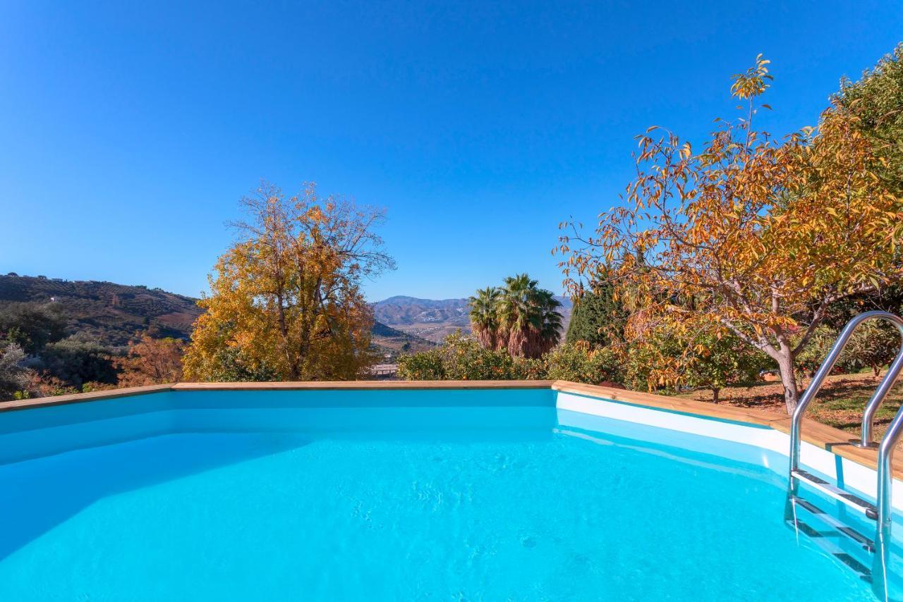 Casa Flores Con Piscina Interior Climatizada Alcaucín Dış mekan fotoğraf