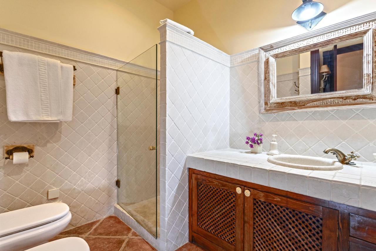 Casa Flores Con Piscina Interior Climatizada Alcaucín Dış mekan fotoğraf