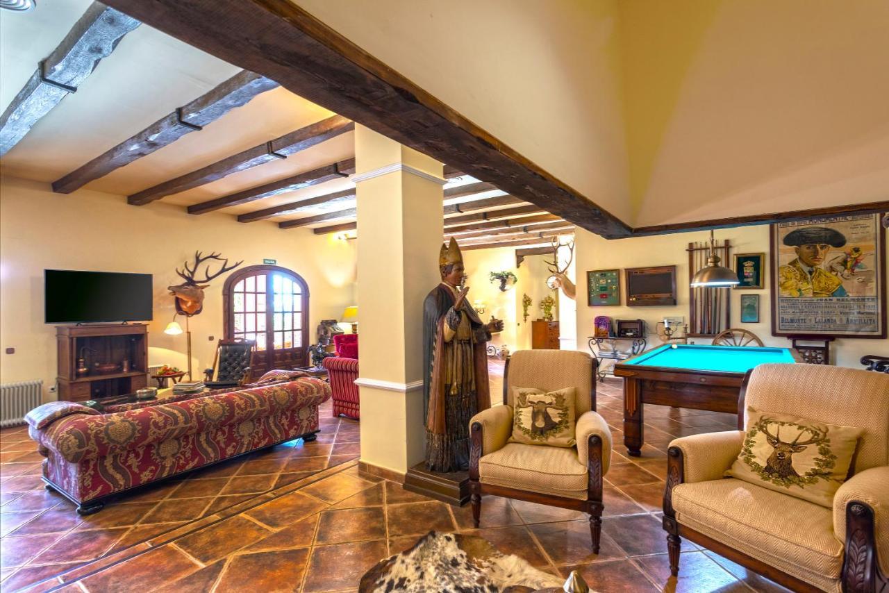 Casa Flores Con Piscina Interior Climatizada Alcaucín Dış mekan fotoğraf