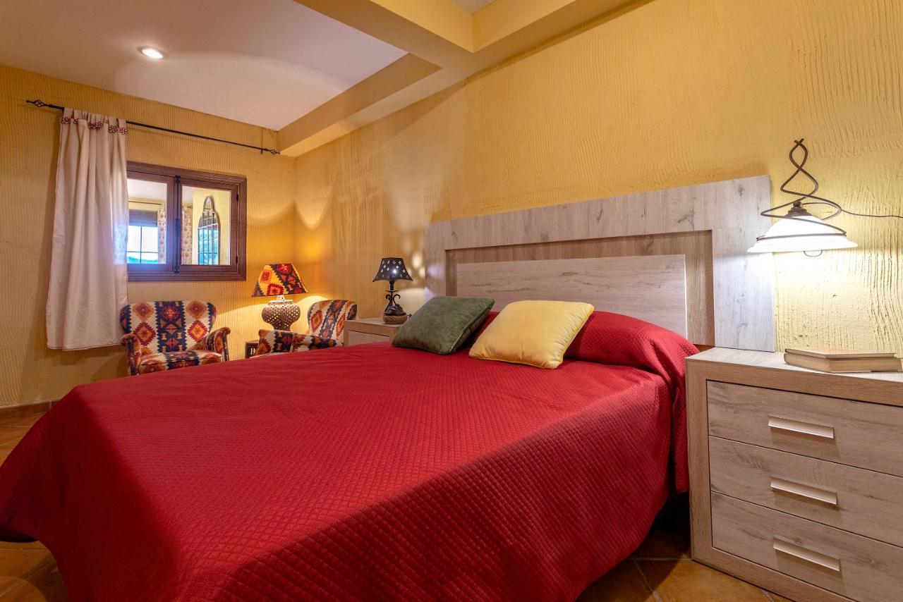 Casa Flores Con Piscina Interior Climatizada Alcaucín Dış mekan fotoğraf