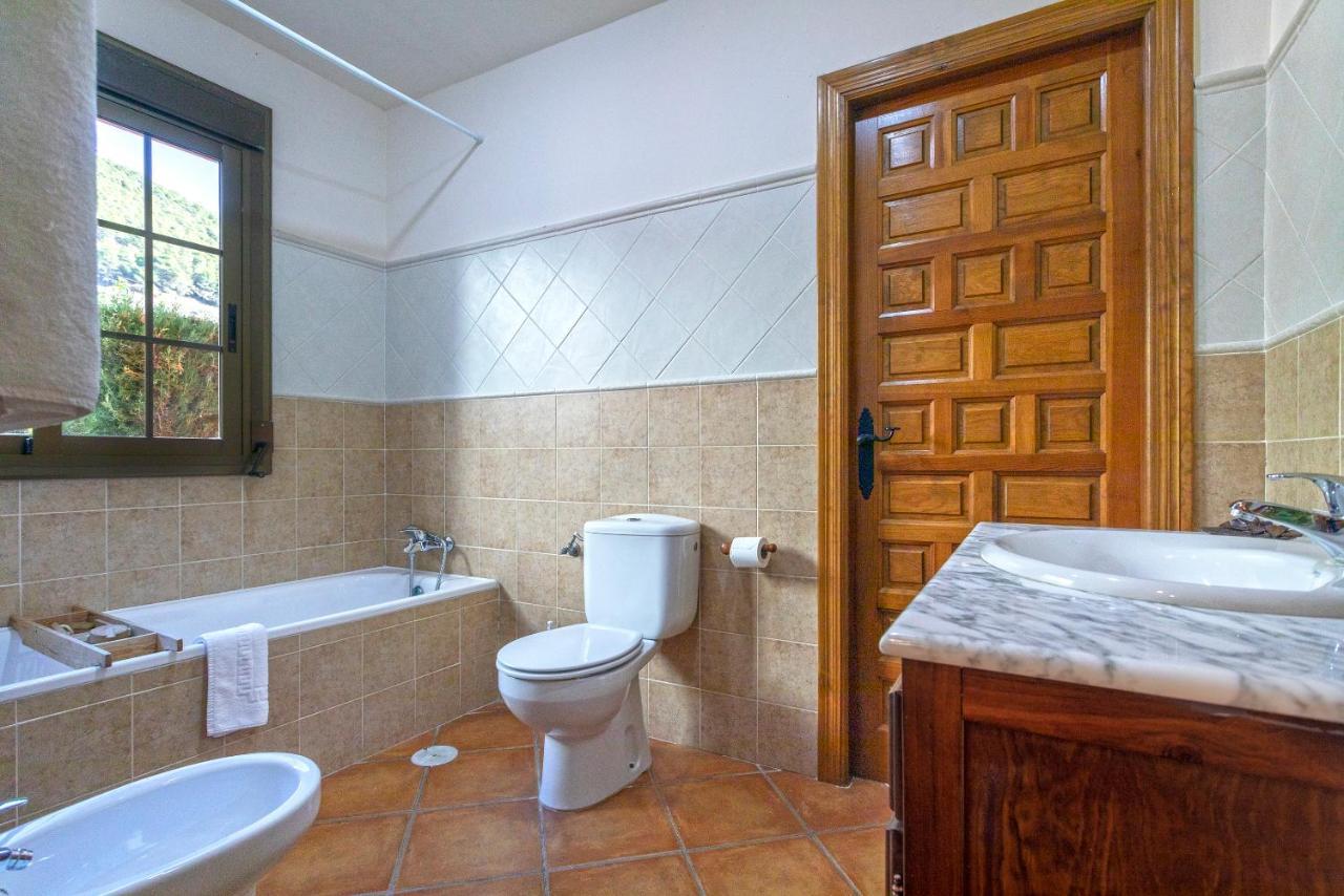 Casa Flores Con Piscina Interior Climatizada Alcaucín Dış mekan fotoğraf