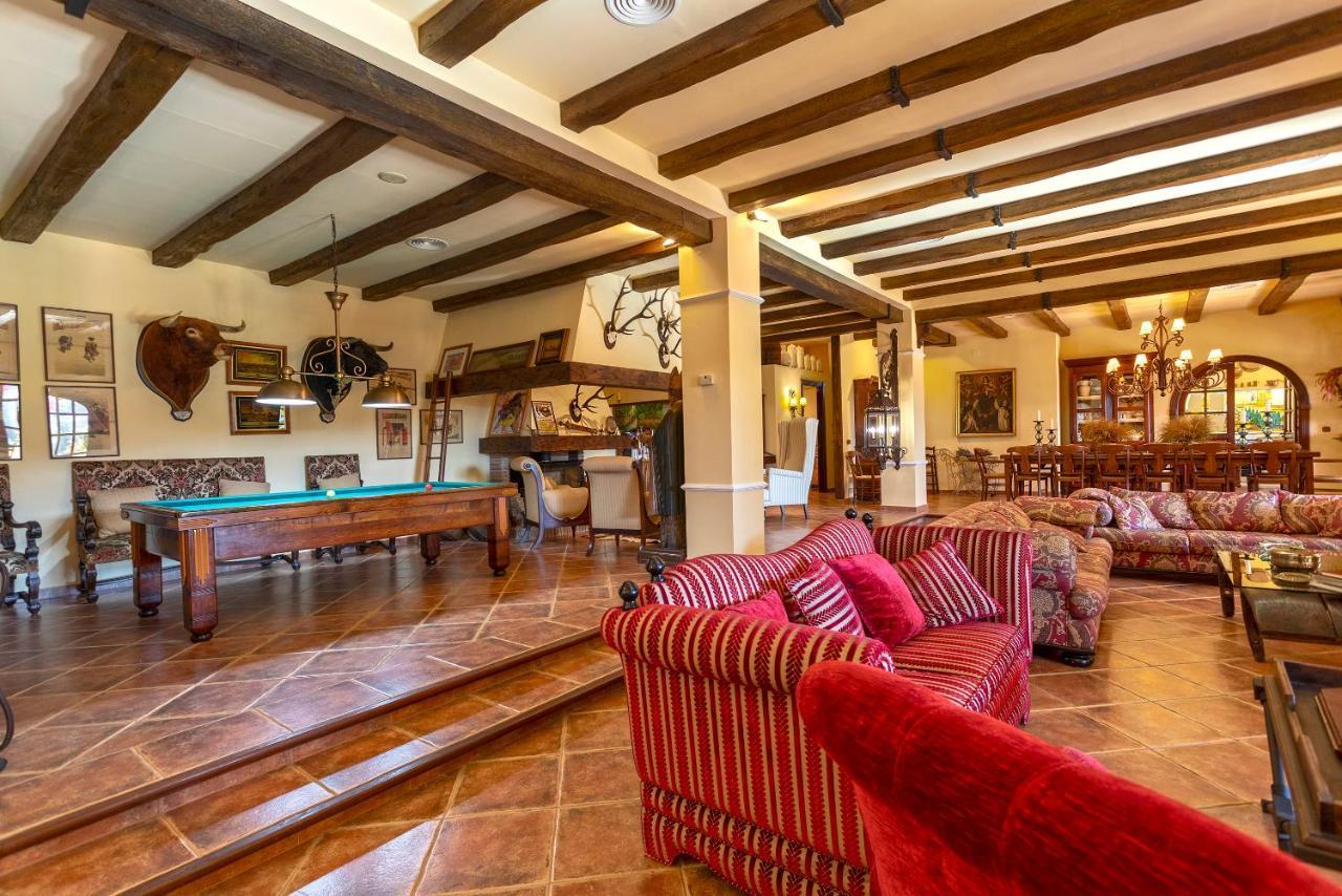 Casa Flores Con Piscina Interior Climatizada Alcaucín Dış mekan fotoğraf