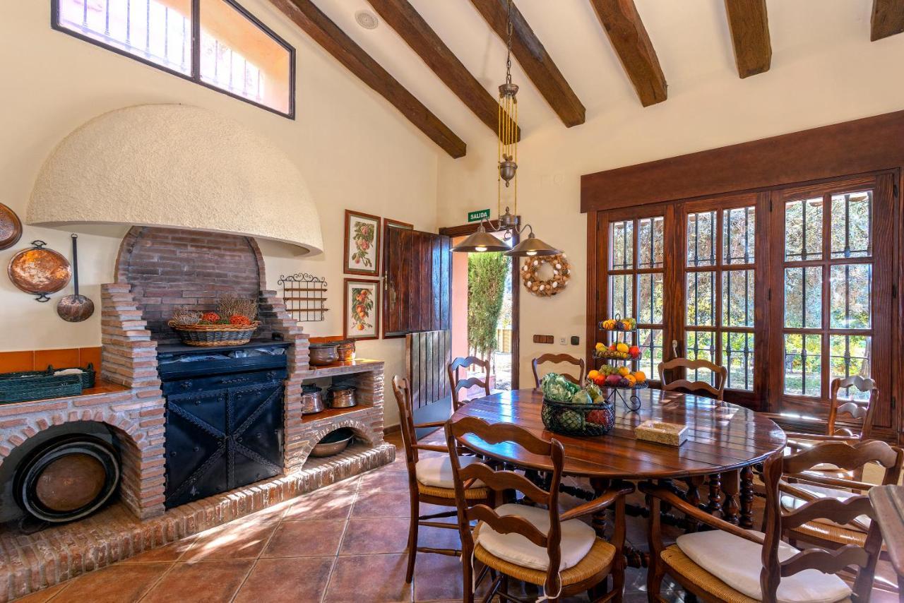 Casa Flores Con Piscina Interior Climatizada Alcaucín Dış mekan fotoğraf