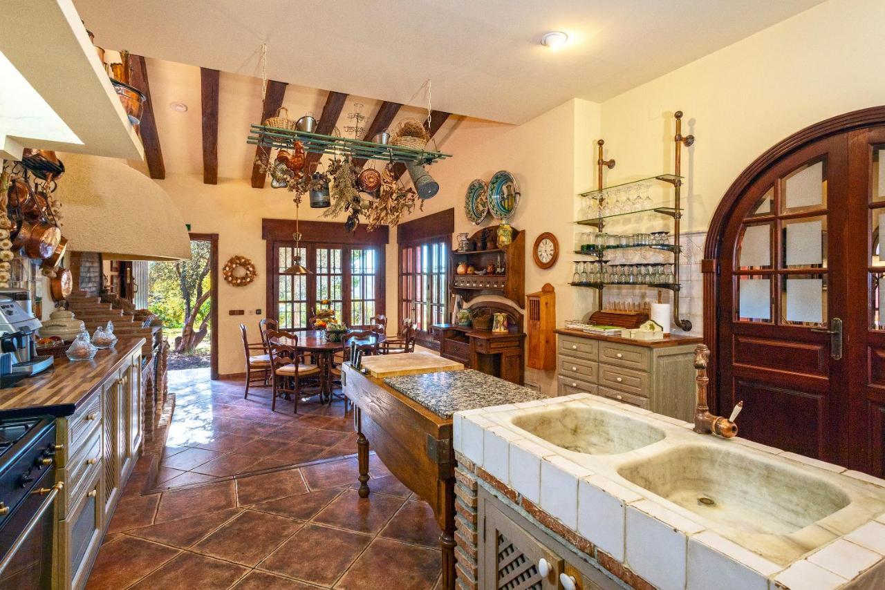 Casa Flores Con Piscina Interior Climatizada Alcaucín Dış mekan fotoğraf